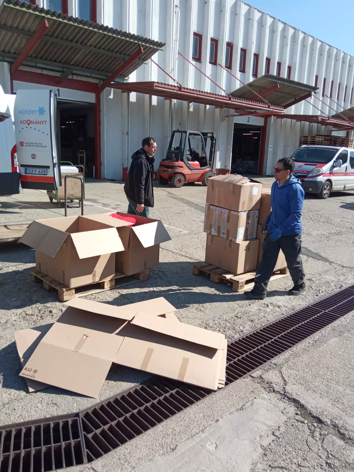Lombiq donated blankets for Ukrainian refugees 1